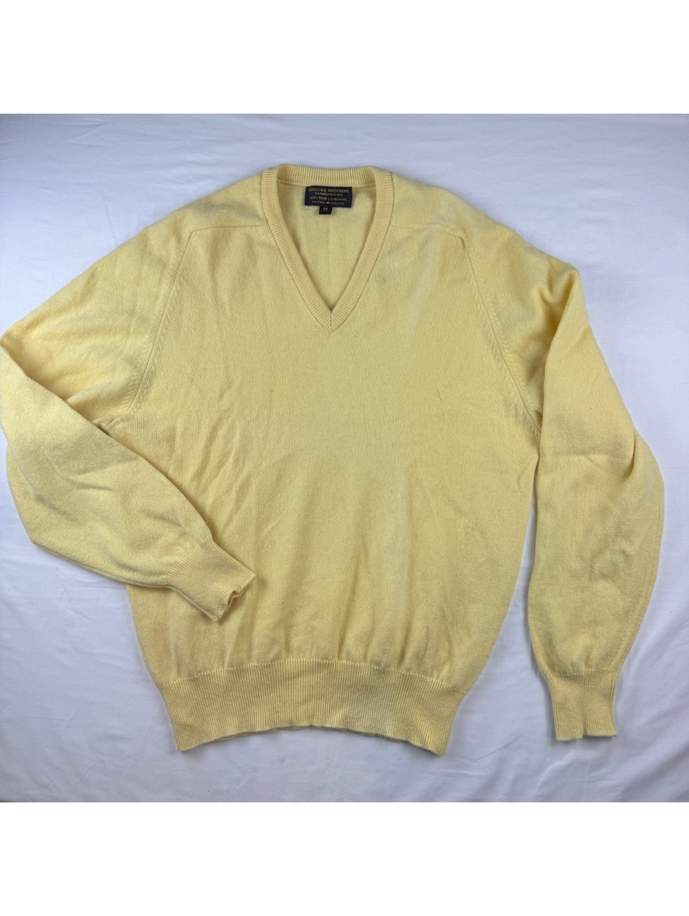 Brooks Brothers 100% Pure Lambswool V-Neck Sweater Yellow Size 42